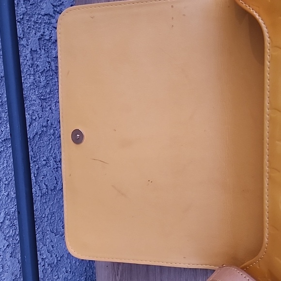 Louis Vuitton THOMPSON STREET VERNIS IN MANGO - Picture 10 of 16